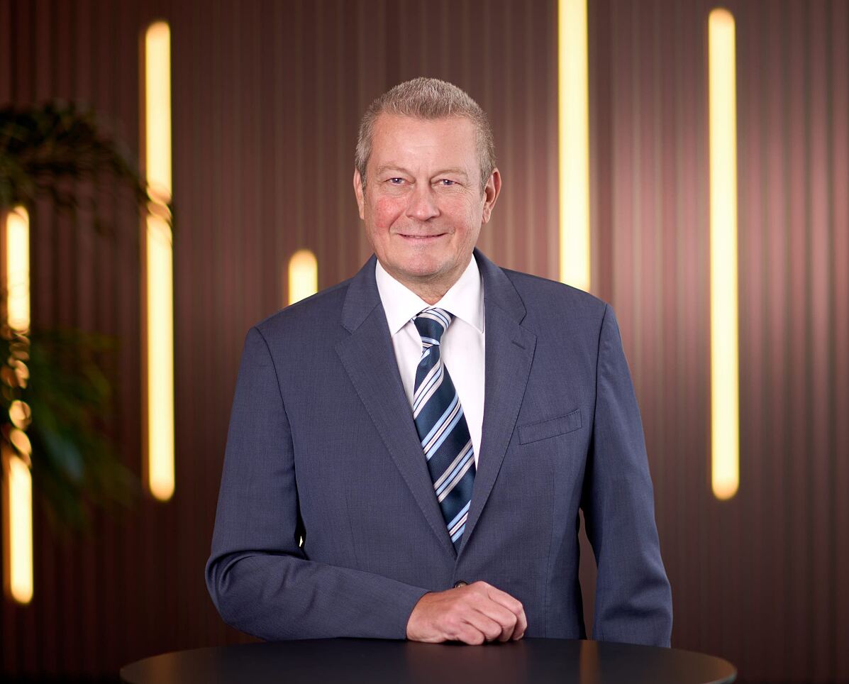 DiplIng Michael HASELAUER 0005