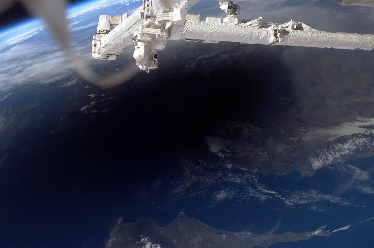 partielle Sonnenfinsternis von Bord der Raumstation ISS