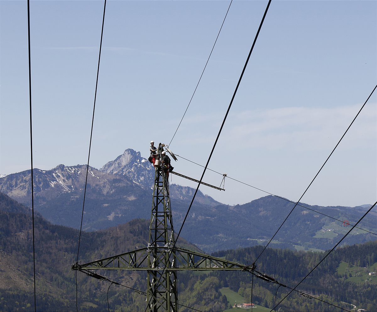 202105 Seilzug Stromversorgung Almtal-Kremstal 8630.JPG